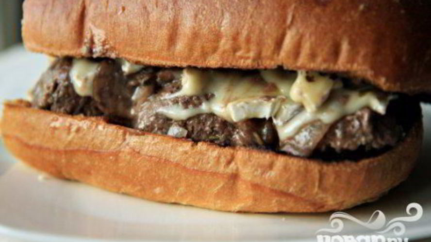 Рецепт гамбургеров с фрикадельками и сыром бри