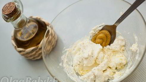 куриный бургер с булочками из трех видов муки