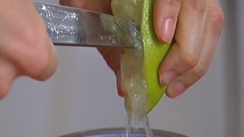 рыбный гамбургер с манго-майонезом