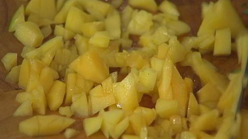 рыбный гамбургер с манго-майонезом