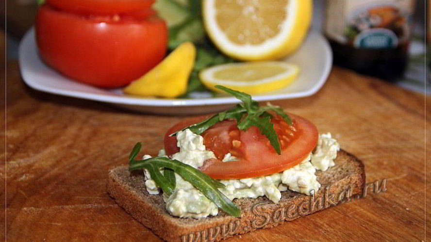 Рецепт бутерброда с авокадо и творогом