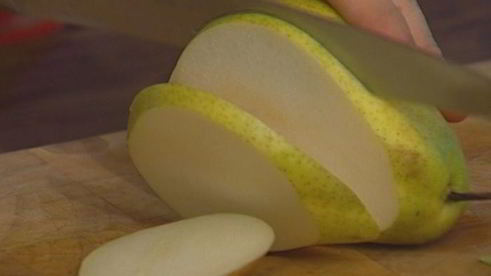 бутерброд с ветчиной, сыром и грушей