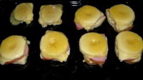 бутерброды с ананасами и ветчиной