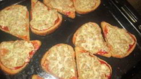 бутерброды с фаршем в духовке