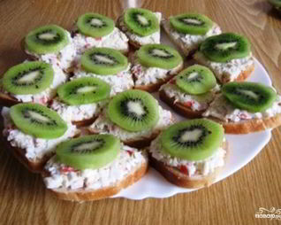 Бутерброды с крабовыми палочками