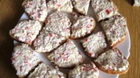 бутерброды с крабовыми палочками
