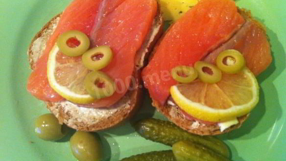 Рецепт Бутербродов с красной рыбой и маслом