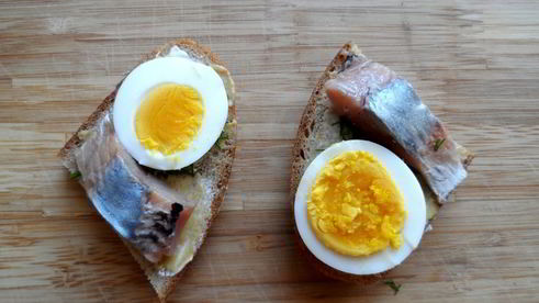 бутерброды с селедкой