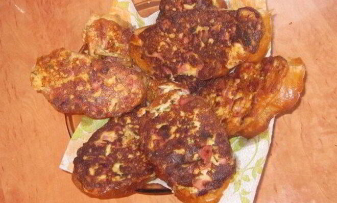 Горячие бутерброды с колбасным сыром