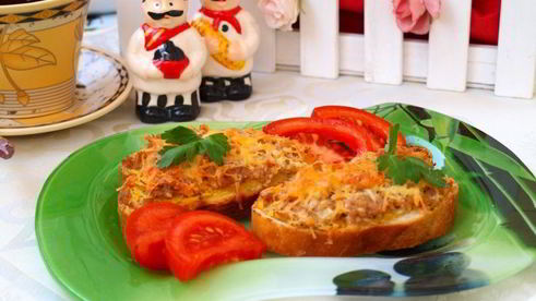 горячие бутерброды с тунцом