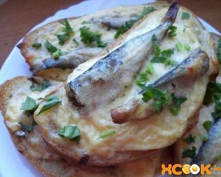 Горячие бутерброды со шпротами