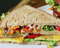 Закуски на шпажках