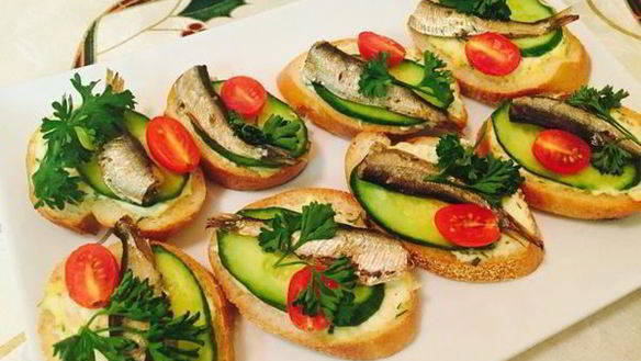 Рецепт Закусочных бутербродов со шпротами
