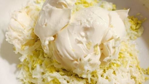 закусочные бутерброды со шпротами