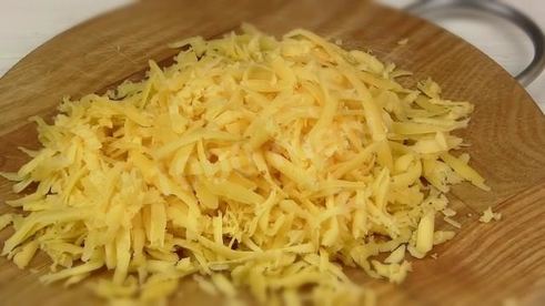 жареные бутерброды с сыром и луком