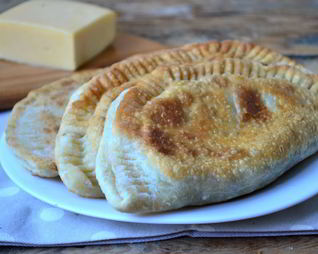 Чебуреки с грибами и сыром