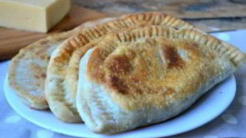 чебуреки с грибами и сыром