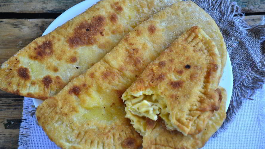 Рецепт чебуреков с сыром