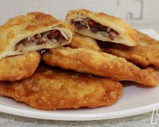 Пикантные чебуреки с фасольевой начинкой