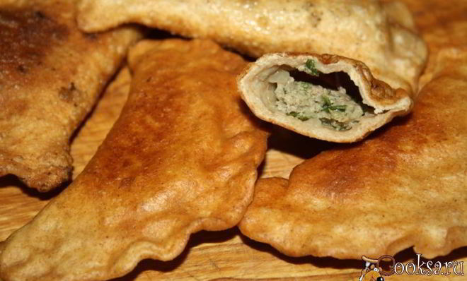 Цельнозерновые чебуреки с начинкой из говядины и шампиньонов