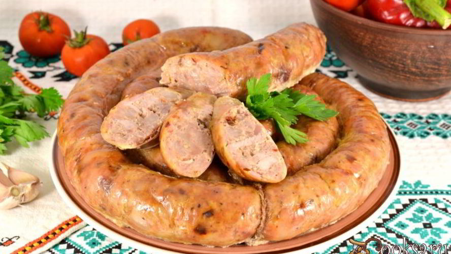 Рецепт домашней мясной колбасы с овсянкой и паприкой