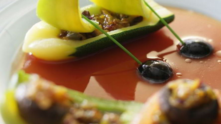 Рецепт фаршированных овощей с томатным соусом