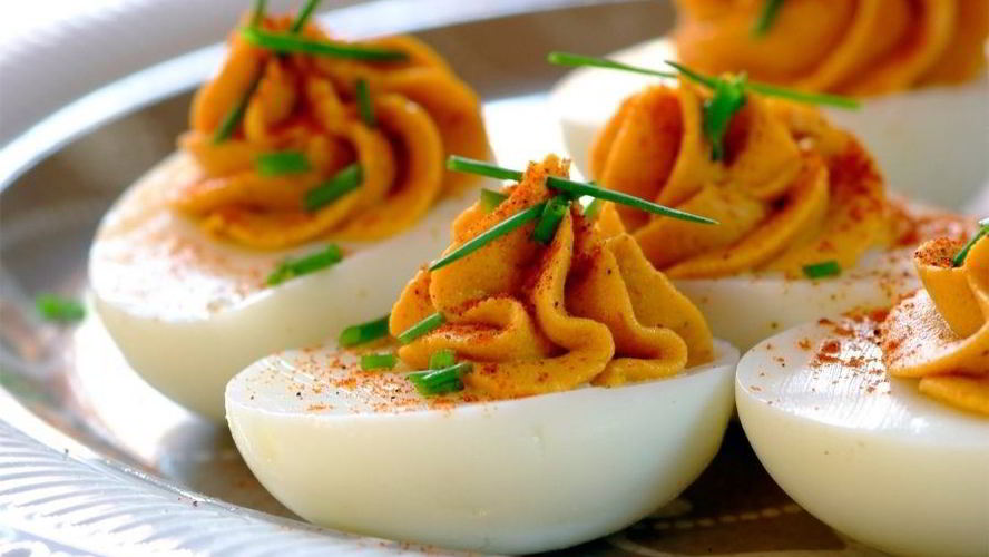 Рецепт пикантных фаршированных яиц