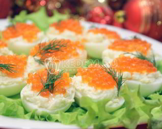 Яйца фаршированные икрой