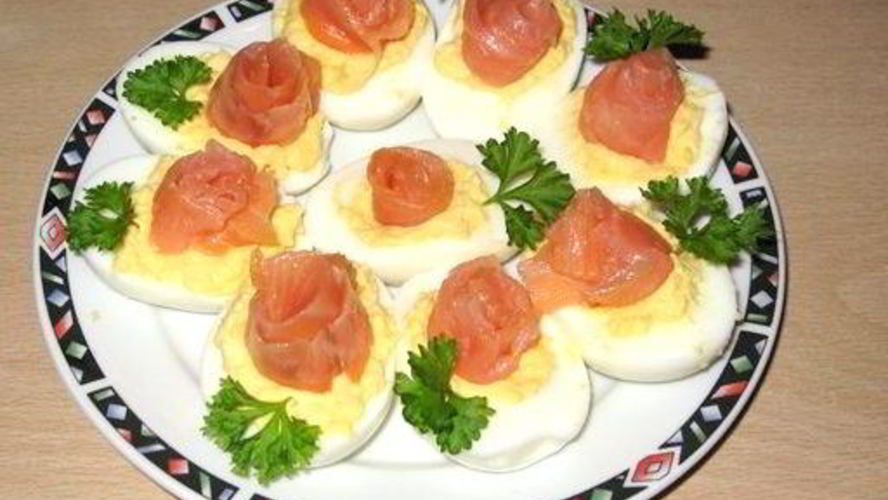 Рецепт яиц, фаршированных семгой