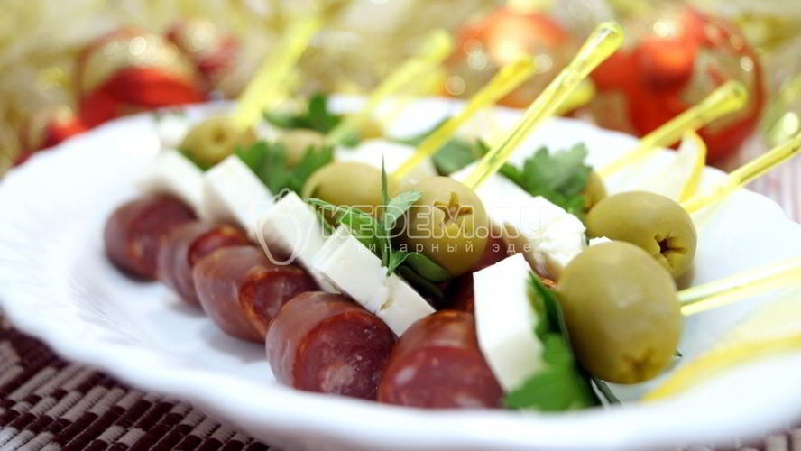 Рецепт канапе с копчеными колбасками