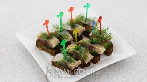 канапе с селедкой