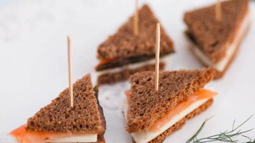 Рецепт канапе с семгой