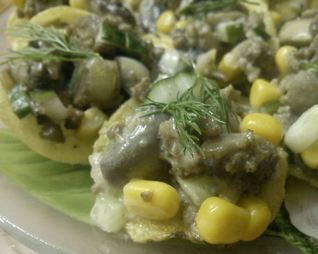 Каноэ — грибы с мясным фаршем