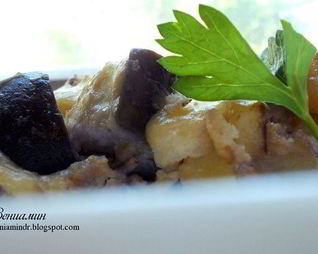 Фриттата с картофелем, баклажанами и грецкими орехами