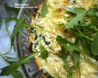 Фриттата с картофелем, шпинатом и творожным сыром