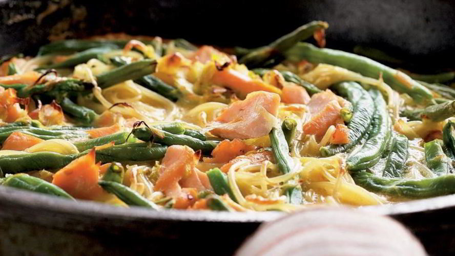 Рецепт фриттаты с лососем и спагетти