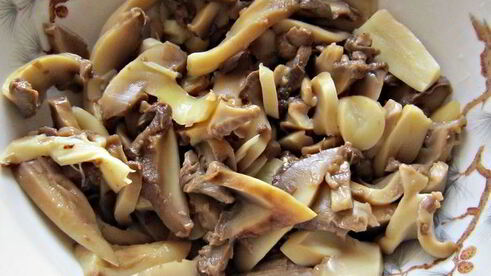 грибная фриттата с картофелем и луком-пореем