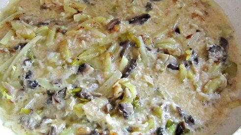 грибная фриттата с картофелем и луком-пореем