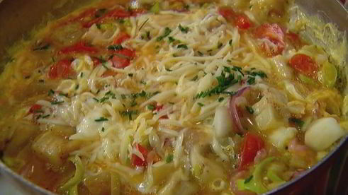 омлет с баклажанами, помидорами и луком