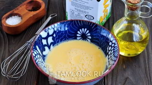 омлет с брокколи на сковороде