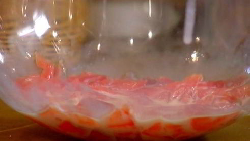 омлет с форелью и укропом