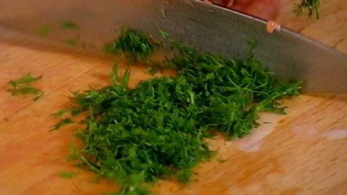 омлет с форелью и укропом