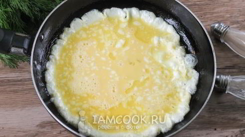 омлет с майонезом на сковороде