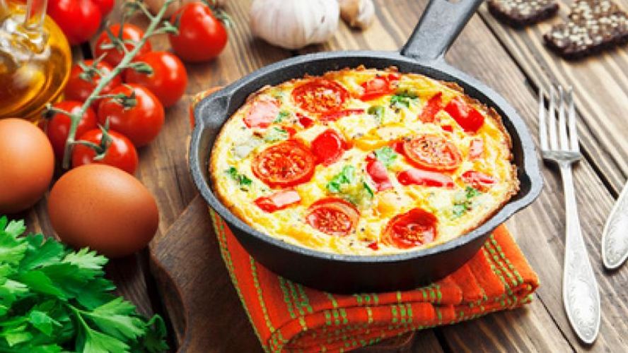 Рецепт омлета с овощами, сыром и зеленью