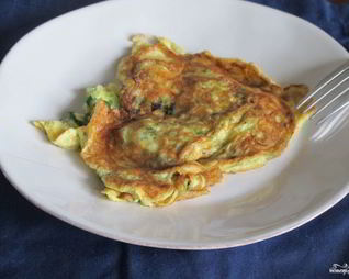 Омлет с петрушкой и зеленым луком