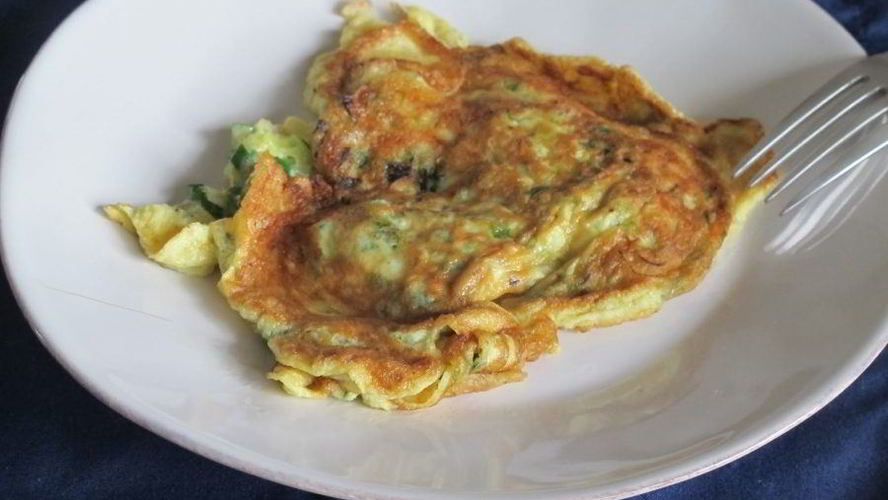 Рецепт омлета с петрушкой и зеленым луком