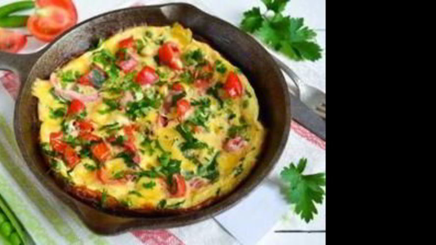 Рецепт омлета с помидорами и зеленью