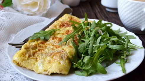 омлет с рукколой и овсяными хлопьями