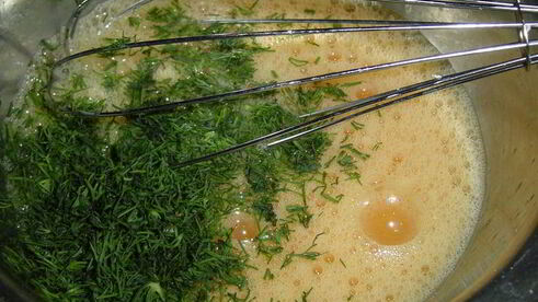 омлет с укропом и творогом