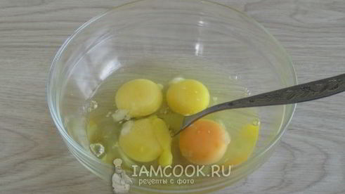 омлет с зеленым горошком и стручковой фасолью